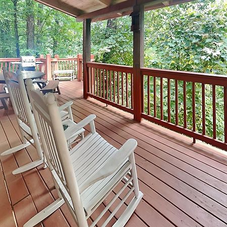 Splashing Sunrise, 2 Bedrooms, Private Pool, Arcade, Hot Tub, Sleeps 6 Pigeon Forge Luaran gambar