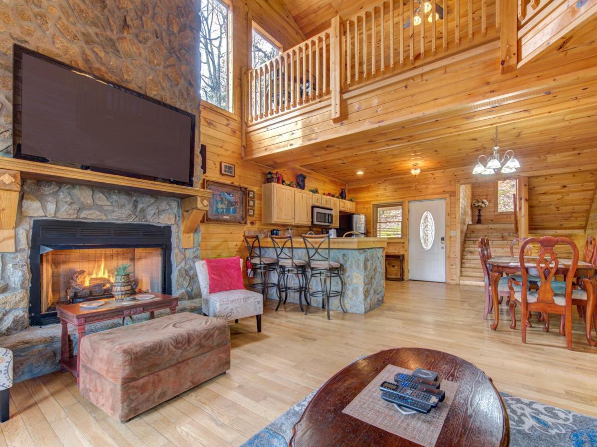 Splashing Sunrise, 2 Bedrooms, Private Pool, Arcade, Hot Tub, Sleeps 6 Pigeon Forge Luaran gambar