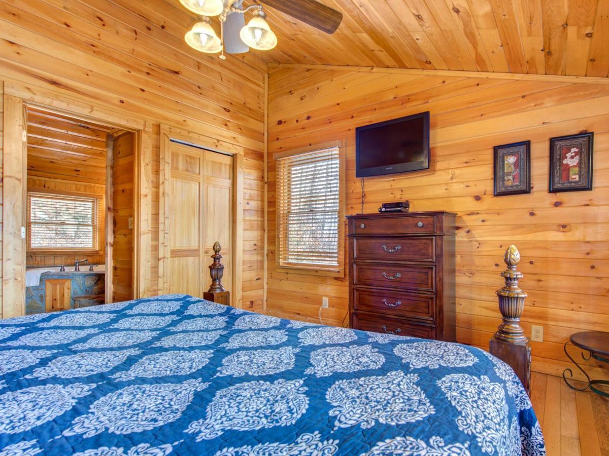 Splashing Sunrise, 2 Bedrooms, Private Pool, Arcade, Hot Tub, Sleeps 6 Pigeon Forge Luaran gambar