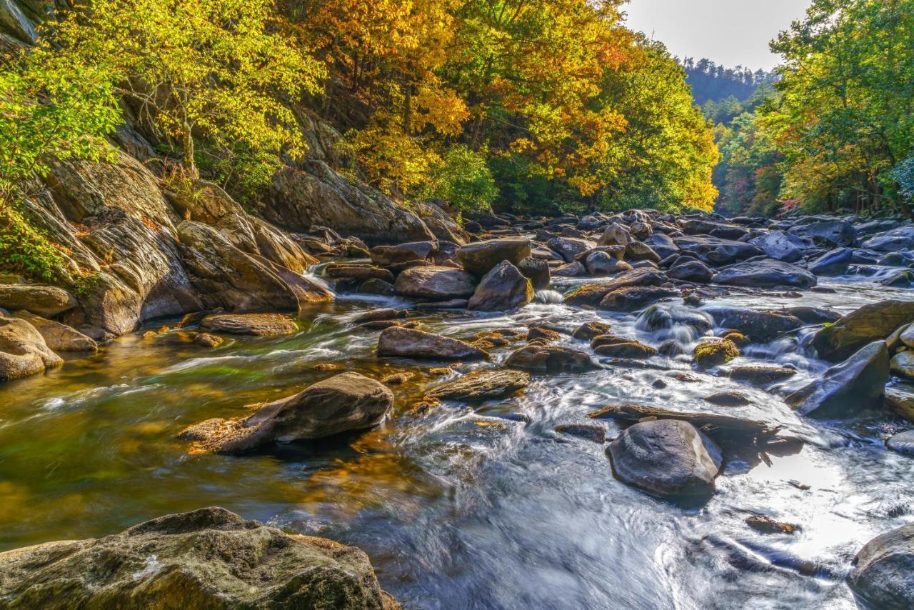 Splashing Sunrise, 2 Bedrooms, Private Pool, Arcade, Hot Tub, Sleeps 6 Pigeon Forge Luaran gambar