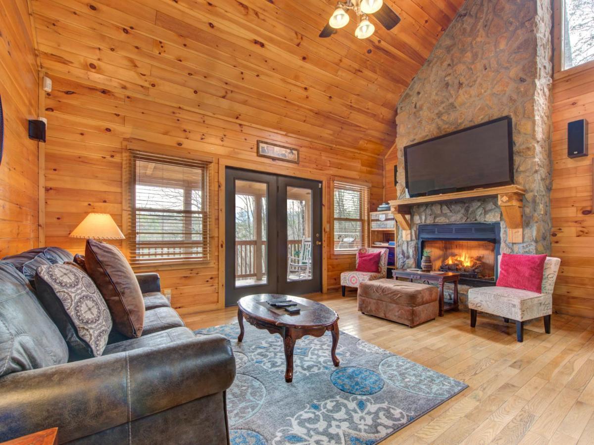 Splashing Sunrise, 2 Bedrooms, Private Pool, Arcade, Hot Tub, Sleeps 6 Pigeon Forge Luaran gambar