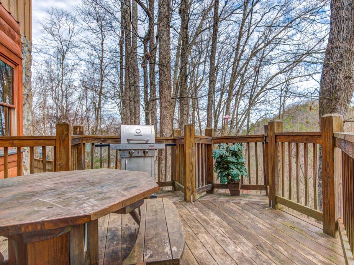 Splashing Sunrise, 2 Bedrooms, Private Pool, Arcade, Hot Tub, Sleeps 6 Pigeon Forge Luaran gambar